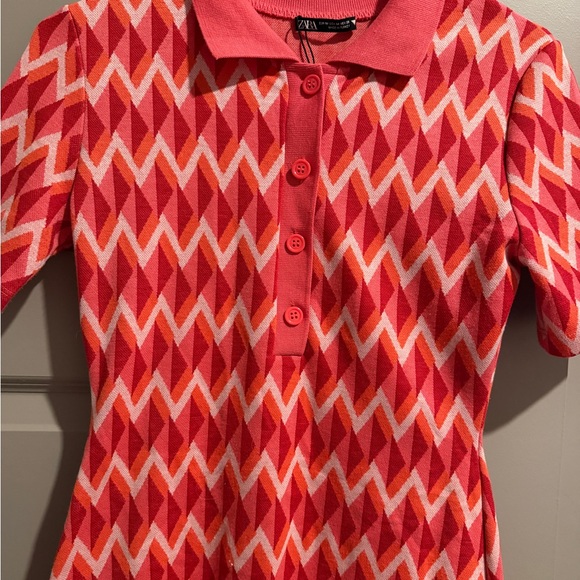 Women's Short-Sleeve Knit Polo Dress in Coral Zigzag - Picture 2 of 4